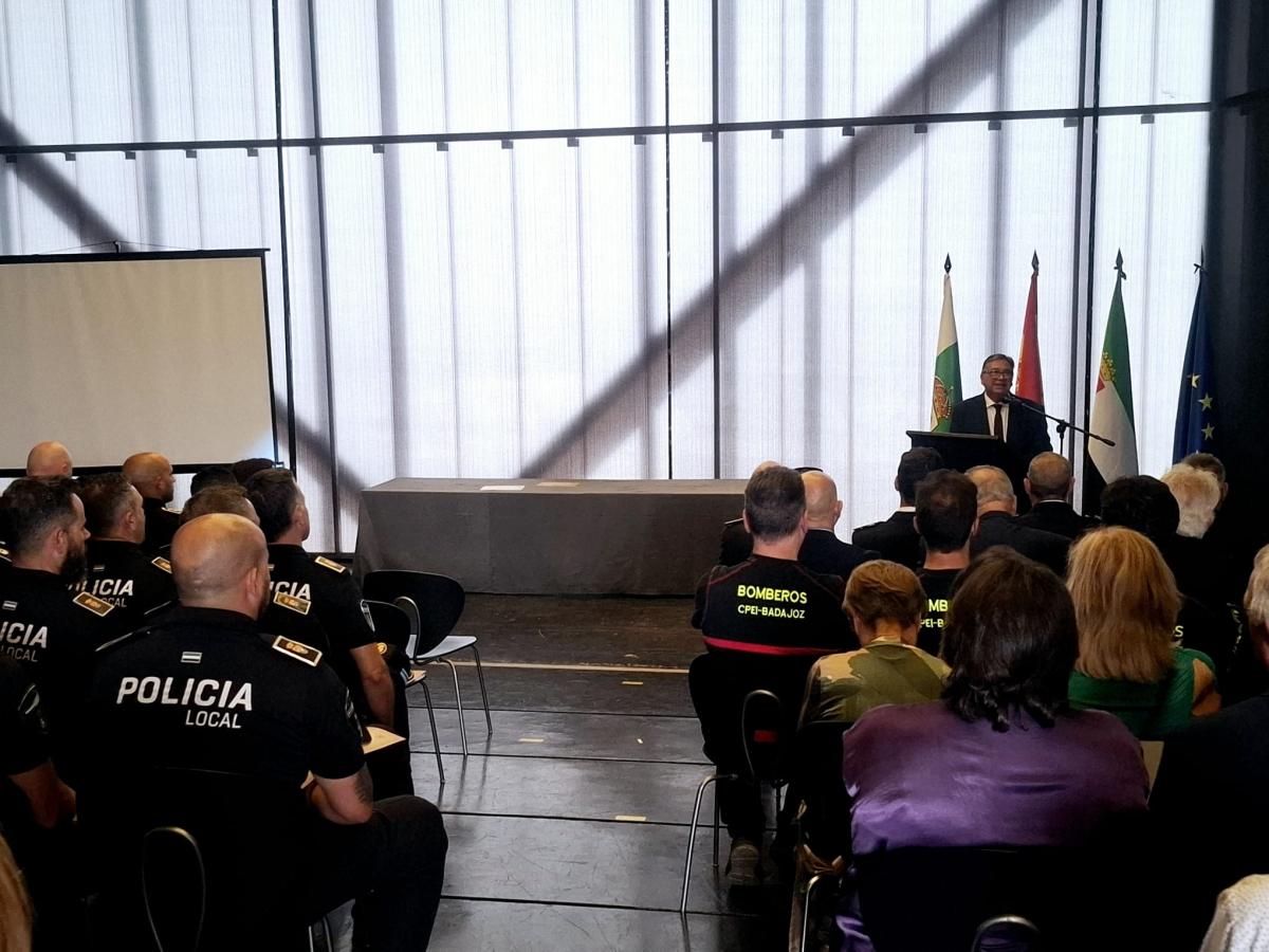 Almendralejo celebra la festividad de los Santos Patronos de la Policía Local con reconocimiento a la labor y entrega de sus agentes