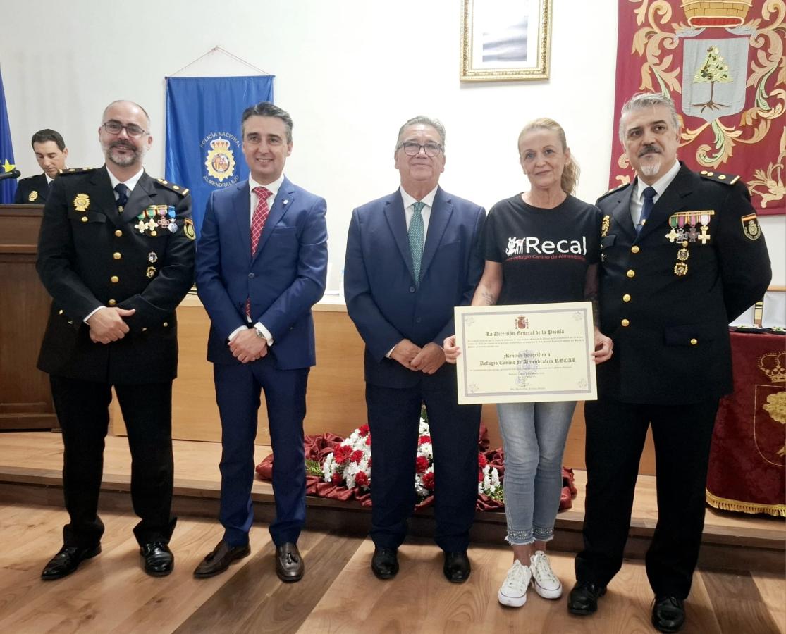 Juliana Megías, RCB, Recal y la Guardia Civil reciben una mención honorífica en el acto de la Policía Nacional