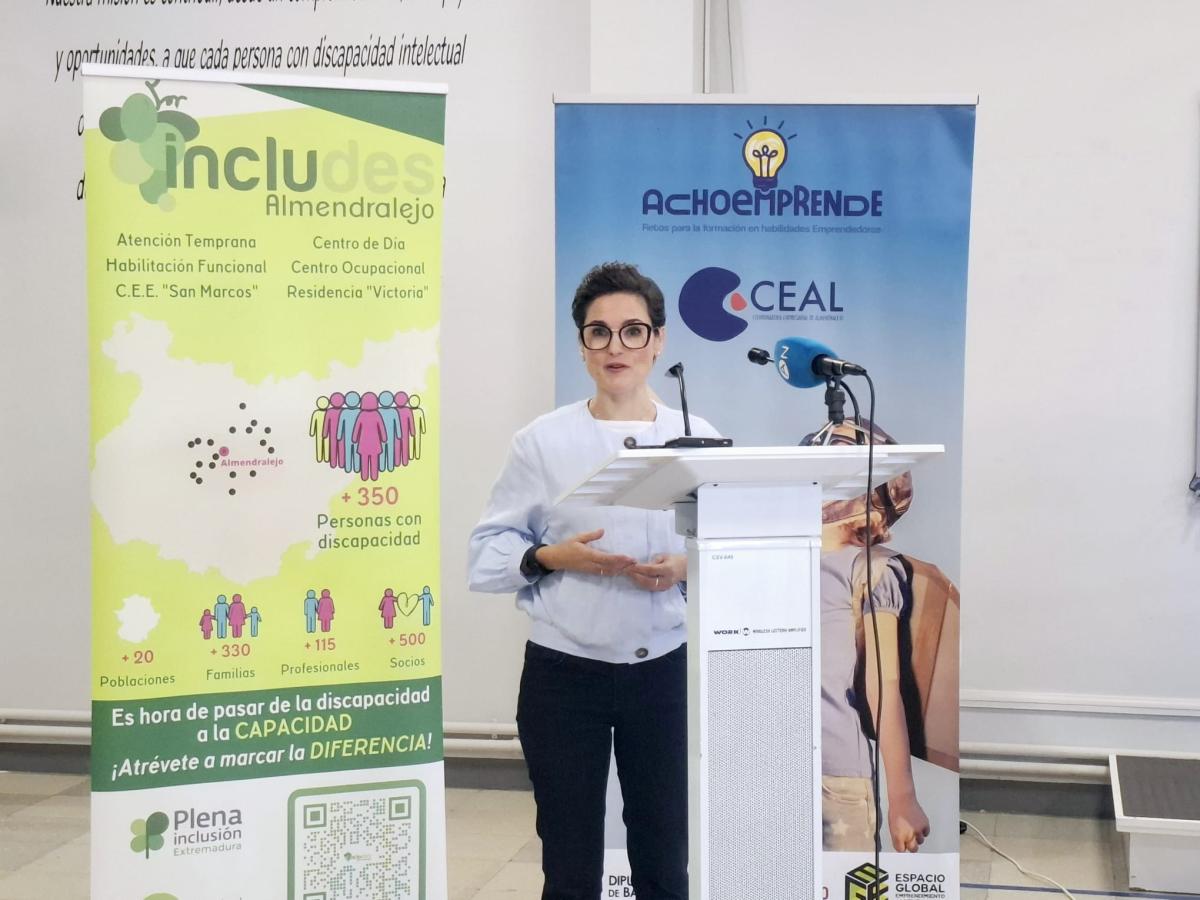 El Ayuntamiento apoya el proyecto AchoEmprende de CEAL en el que participan todos los centros educativos e Includes