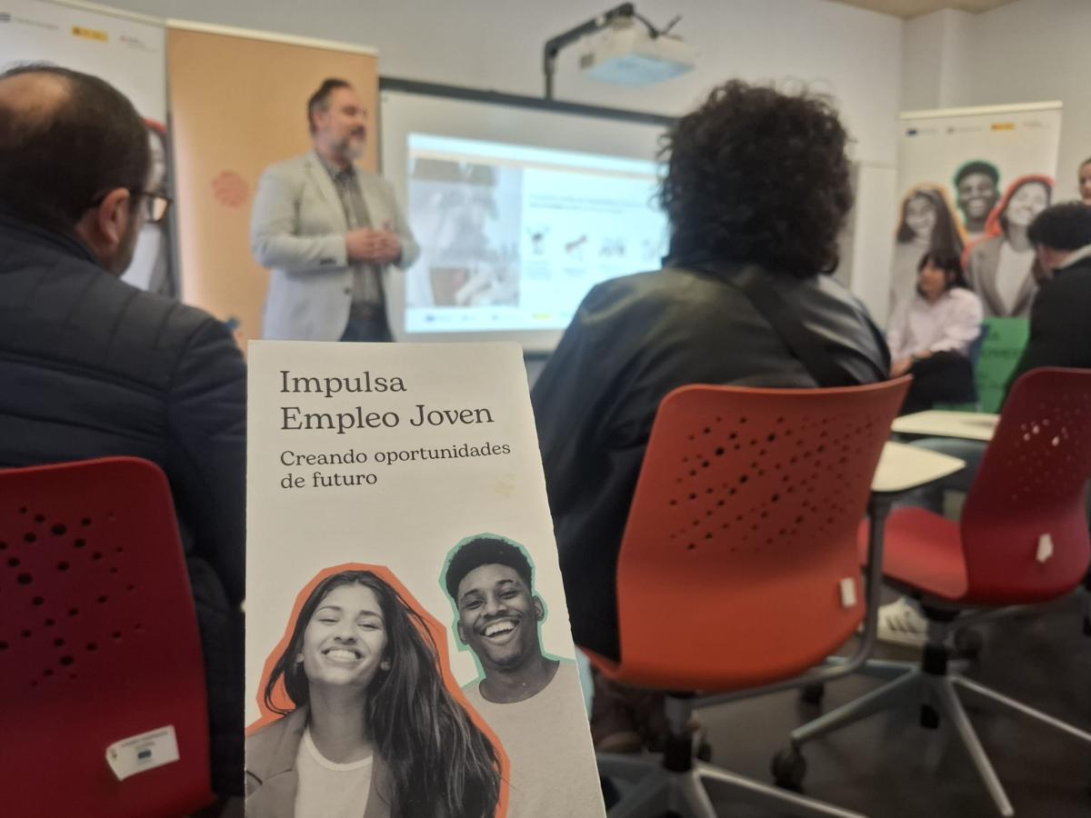 Ayuda en Acción presenta una nueva edición de Impulsa Empleo Joven en Almendralejo con formación en fontanería y climatización