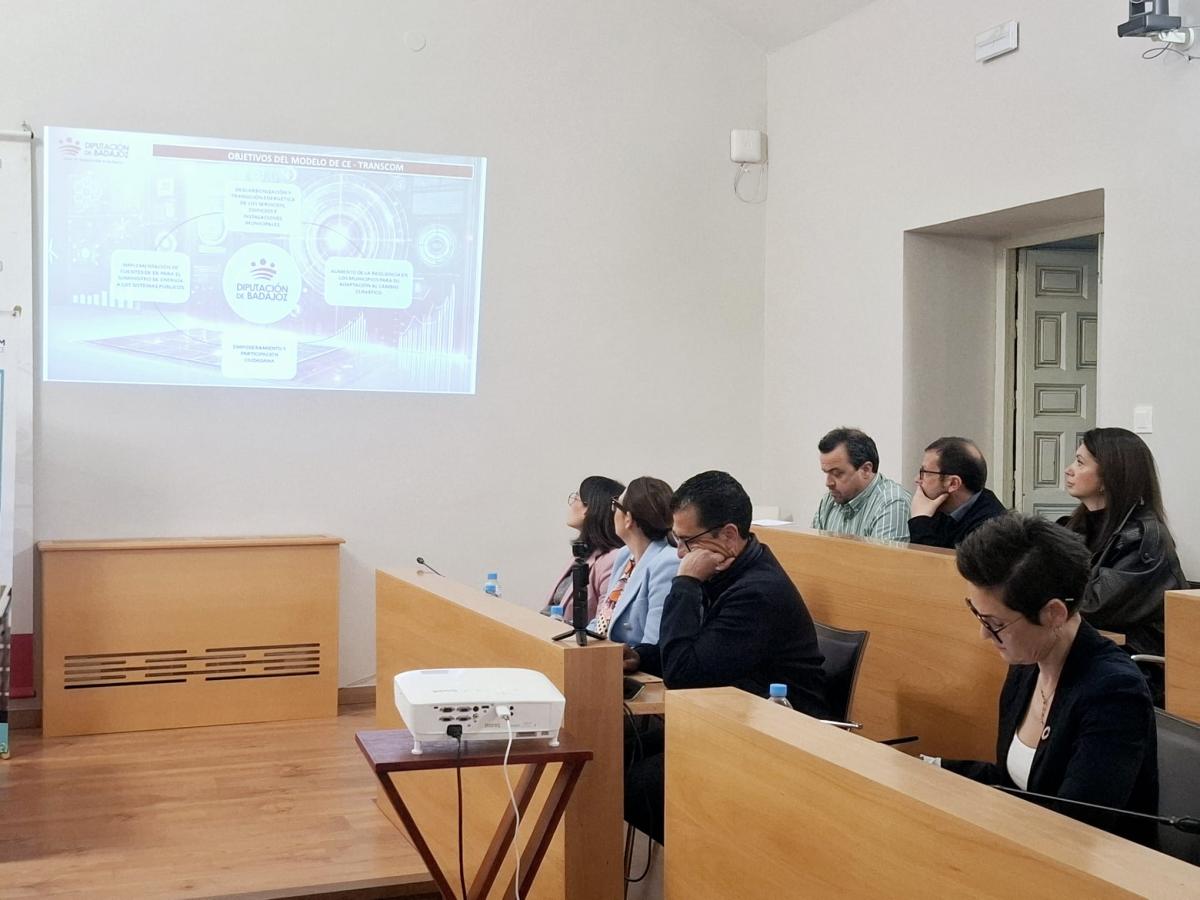 Almendralejo y la Diputación de Badajoz impulsan la primera comunidad energética con el proyecto Vendimia Solar