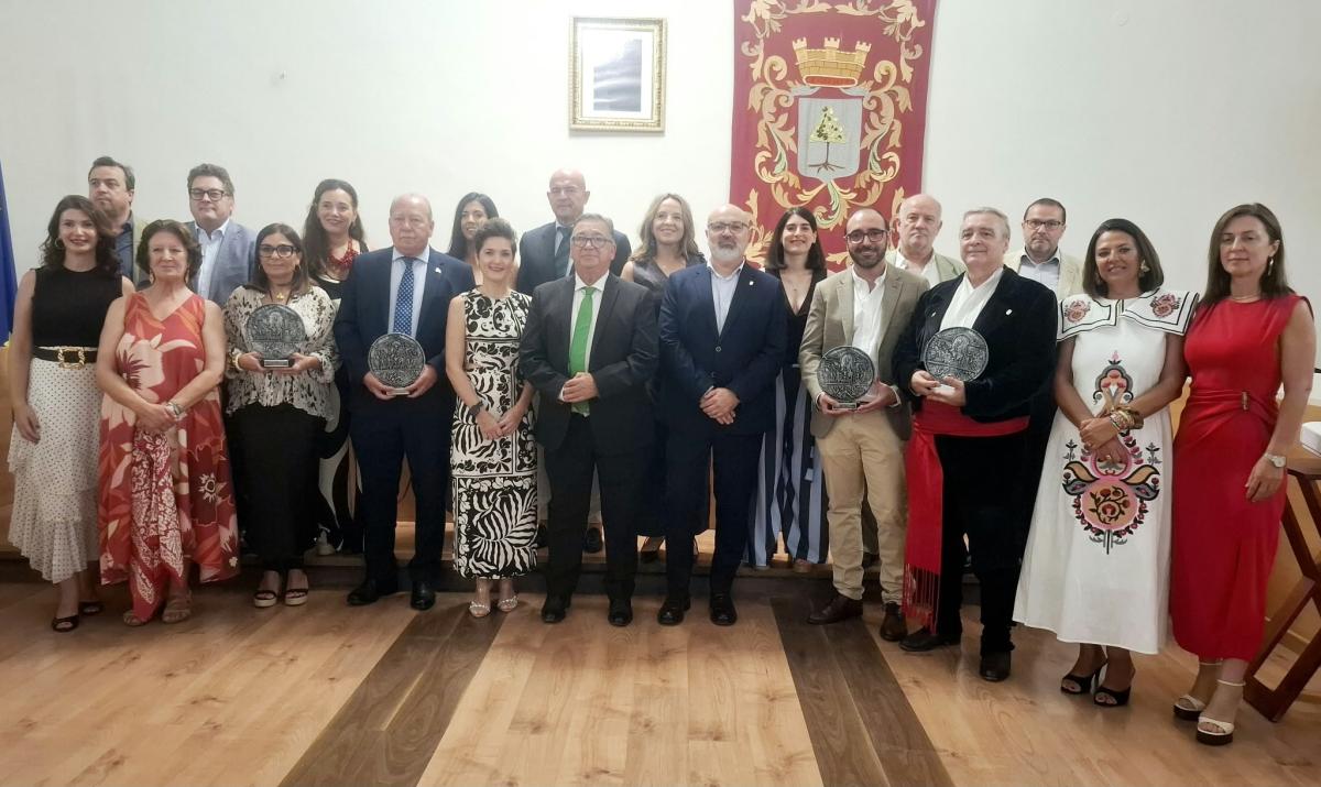 Almendralejo celebra el Día de Extremadura reconociendo a referentes de la comunicación, la cultura y el deporte