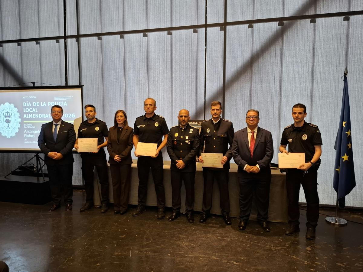 La Policía Local de Almendralejo reconoce la labor de sus agentes y la colaboración de los cuerpos de seguridad