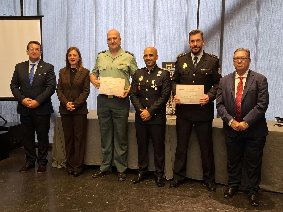 La Policía Local de Almendralejo reconoce la labor de sus agentes y la colaboración de los cuerpos de seguridad