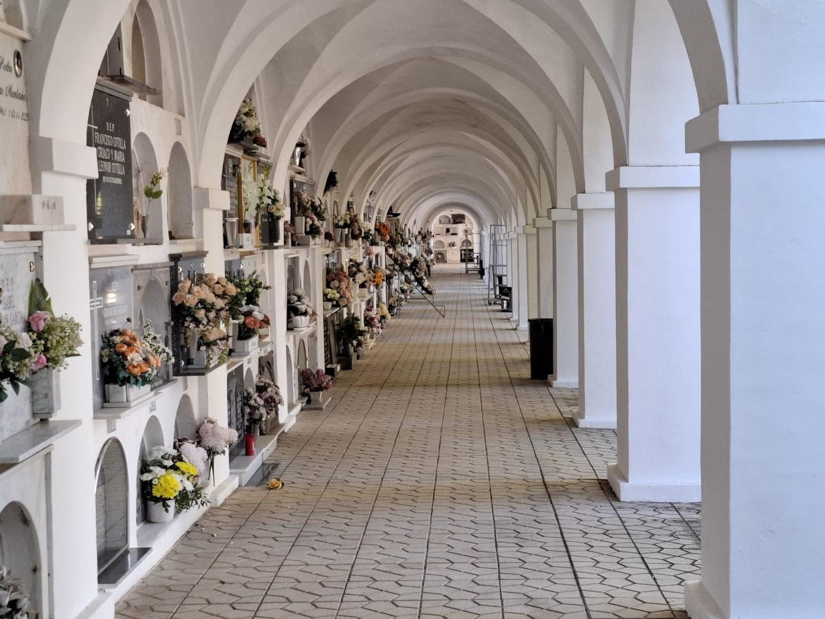 Almendralejo prepara el dispositivo especial para Todos los Santos y los Fieles Difuntos, con la primera visita de la Virgen de la Piedad al cementerio municipal