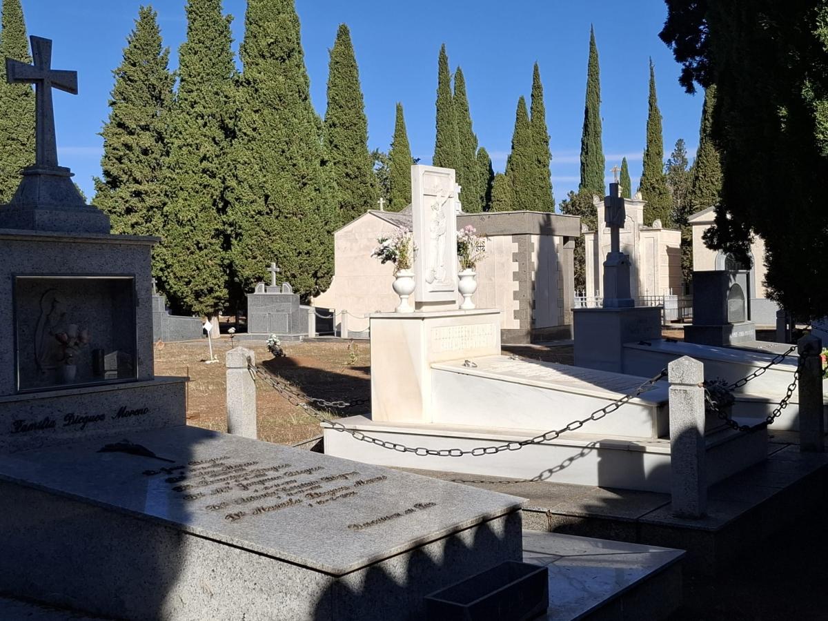 Almendralejo prepara el dispositivo especial para Todos los Santos y los Fieles Difuntos, con la primera visita de la Virgen de la Piedad al cementerio municipal